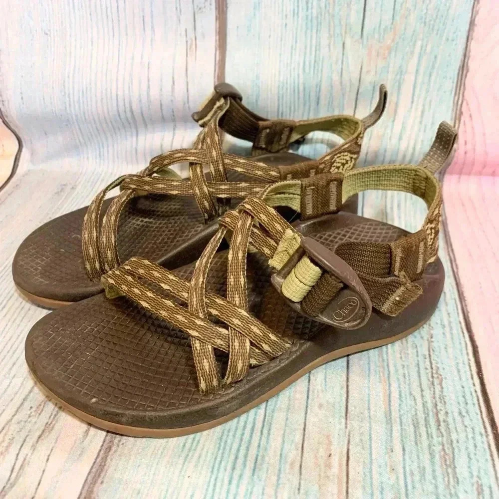 Little kids Chaco strappy sandals size 1 - Picture 4 of 11